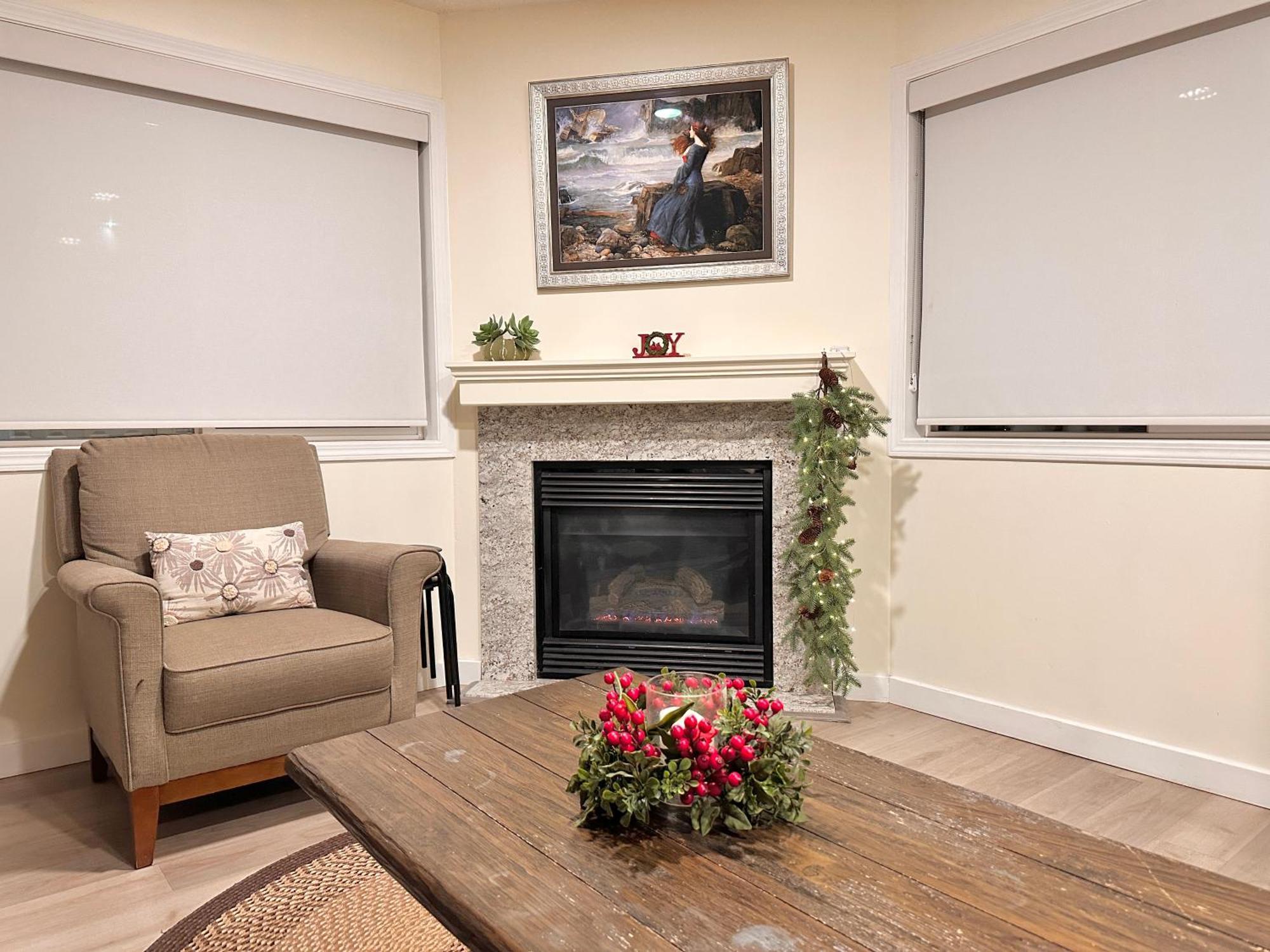 B212 Hot Tub, Ac X3, Parking, 2 Min To Banff Gate Apartment Канмор Екстериор снимка